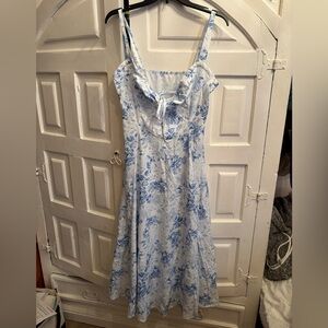 Amazon Midlength Light Blue White Flower Patterned Dress Sz XL